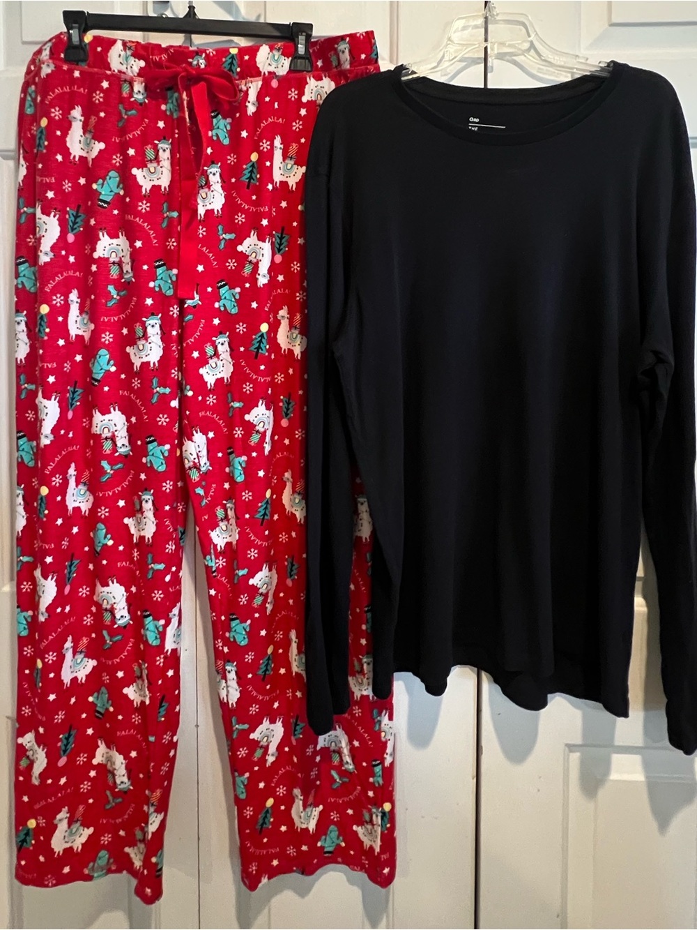 2 Pc PJ Set- 🎄LLAMA Christmas Pajama / Lounge Pants & Long Sleeve Black Shirt